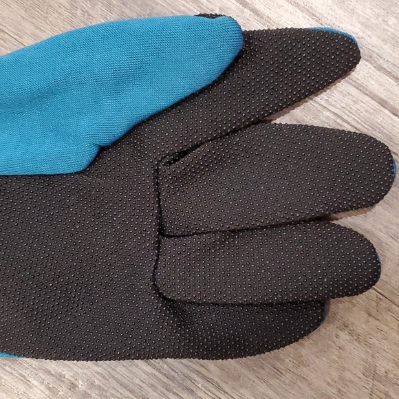 NFL Detriot Lions Utility Gloves - Picture 4 of 5